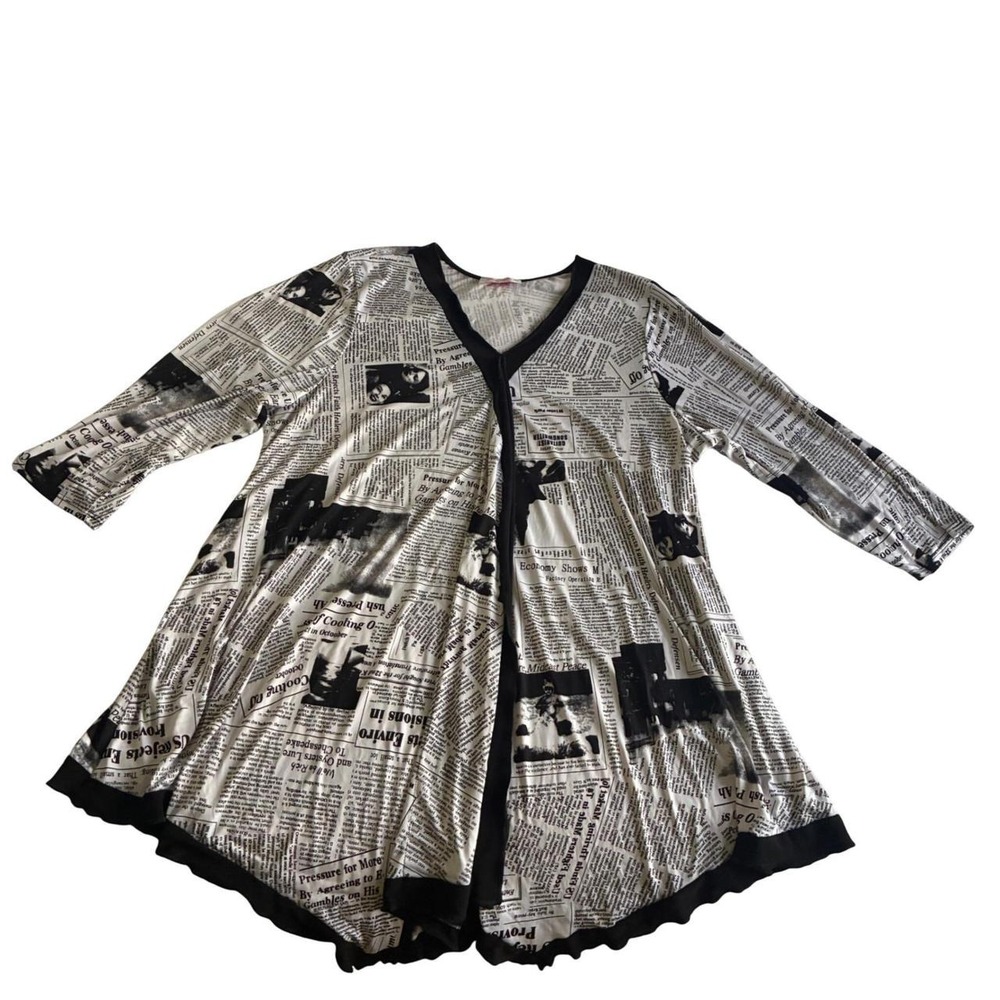 Pretty Woman Newspaper Print Tunic Sz XL Black White Sharkbite Hem